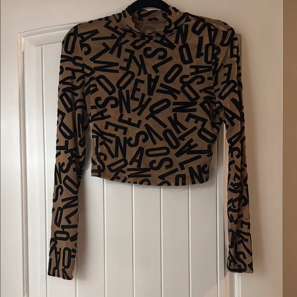 Stylish Tan and Black Letter Print Women's Top